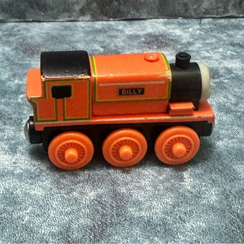 Thomas & Friends Billy Orange Train - Picture 2 of 6